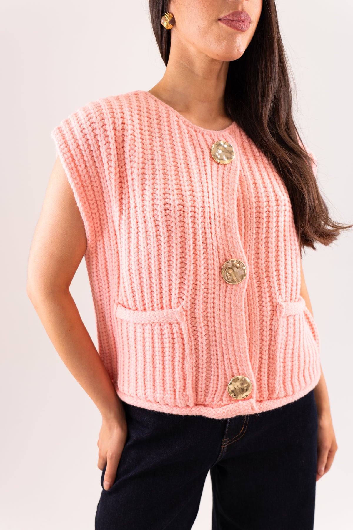 Kendra Sleeveless Ribbed Cardigan In Peach