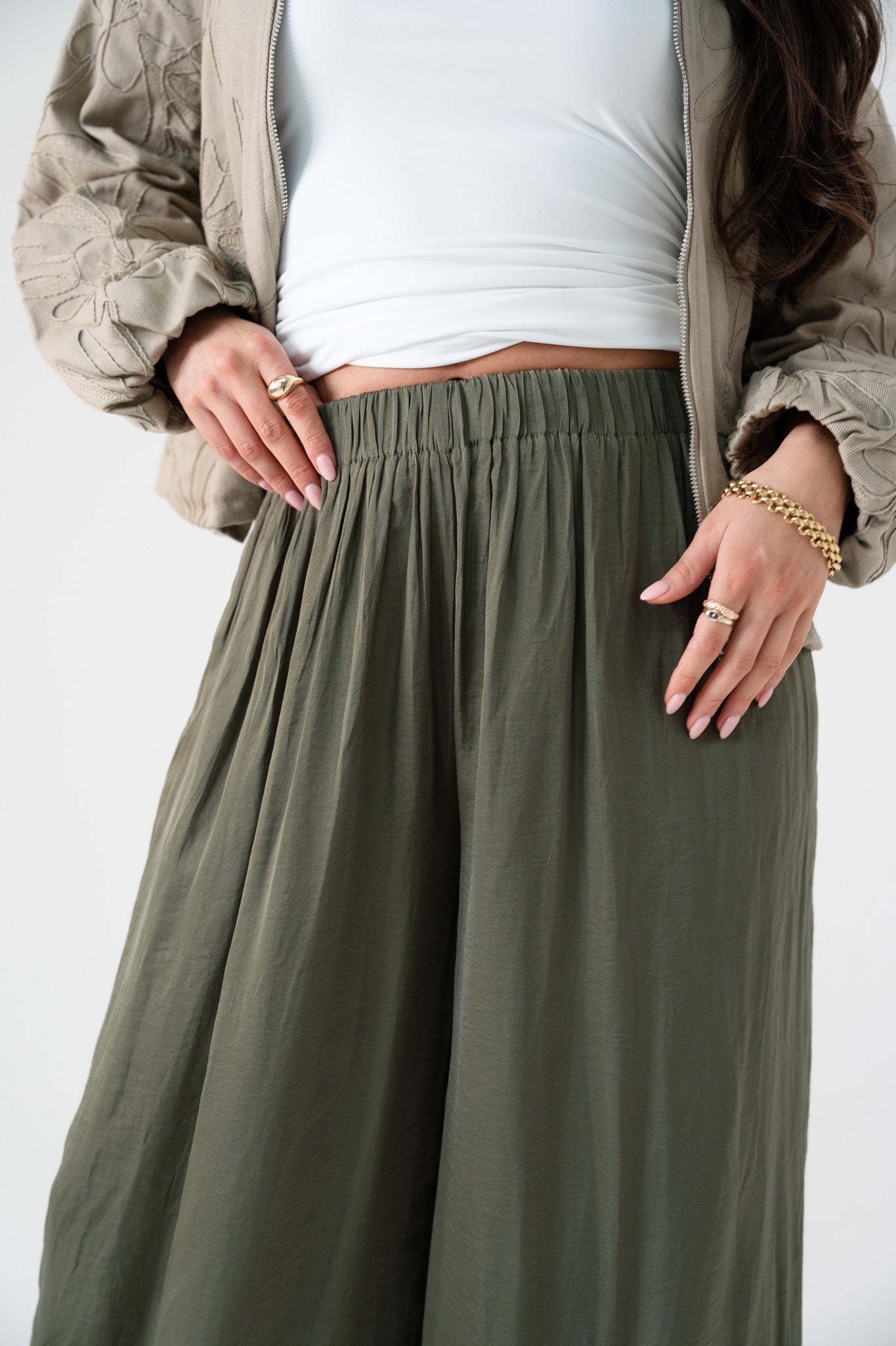 Kendra Wide Leg Trousers In Khaki