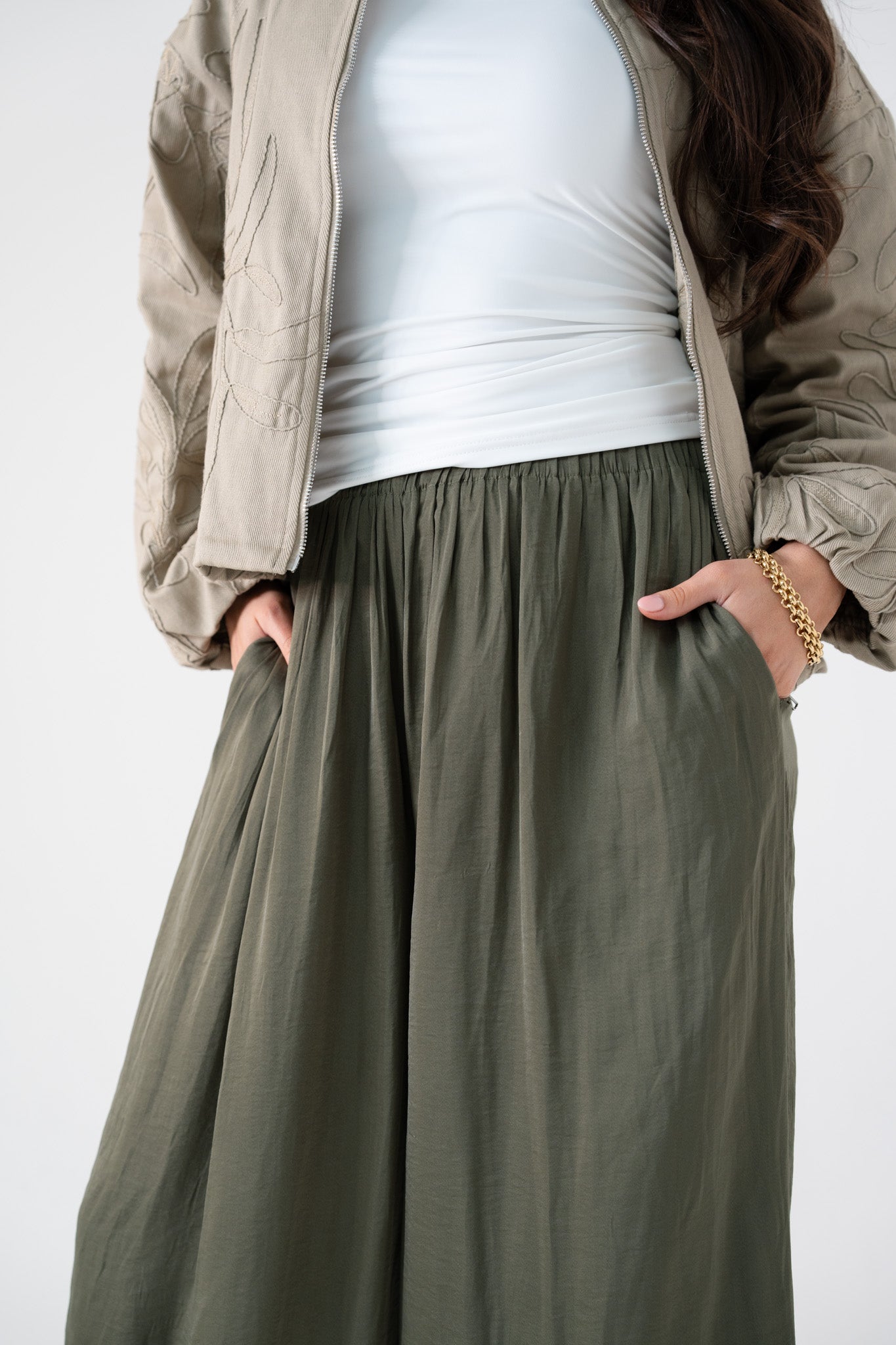 Kendra Wide Leg Trousers In Khaki