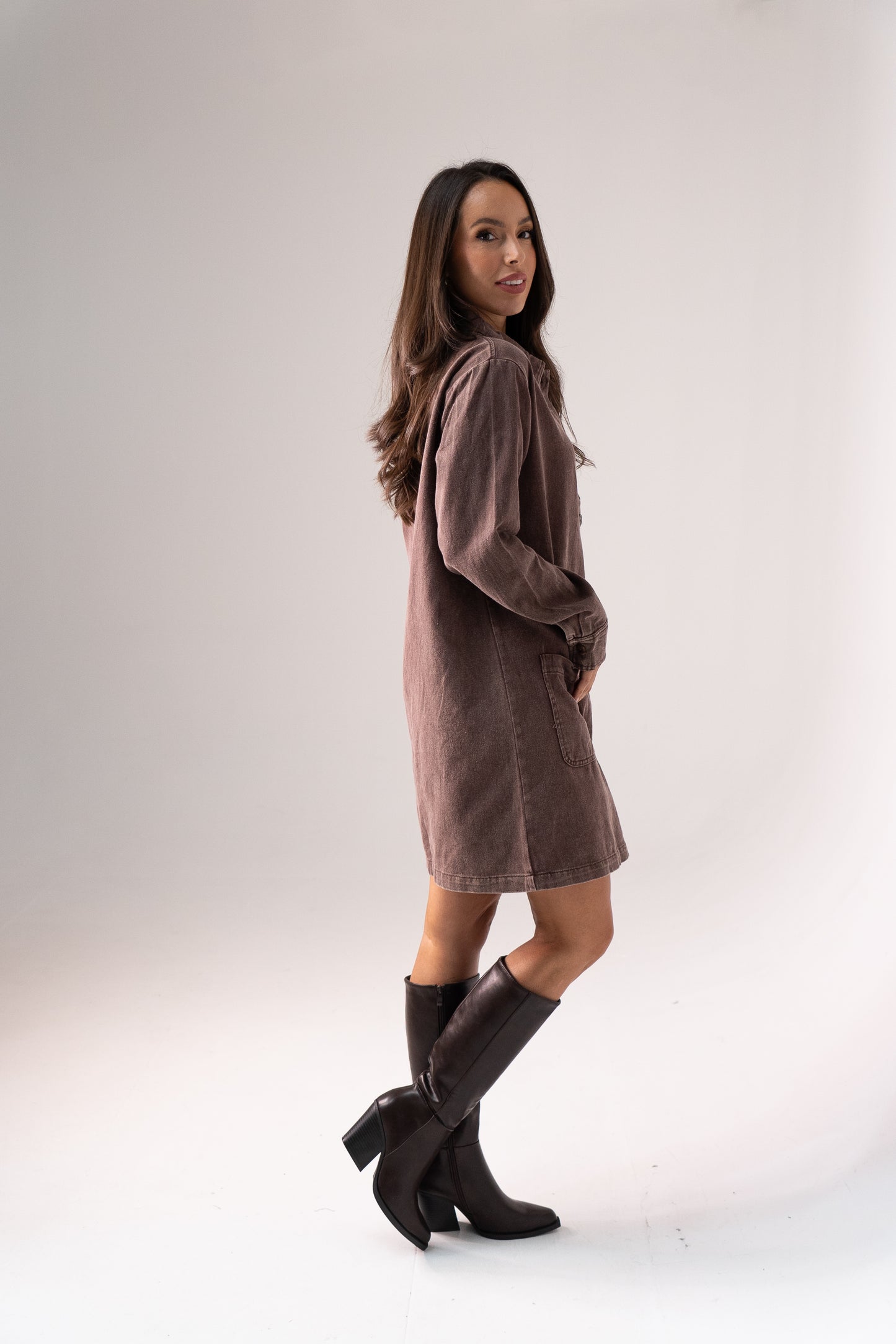 Kendra Long Sleeve Denim Shirt Dress In Chocolate