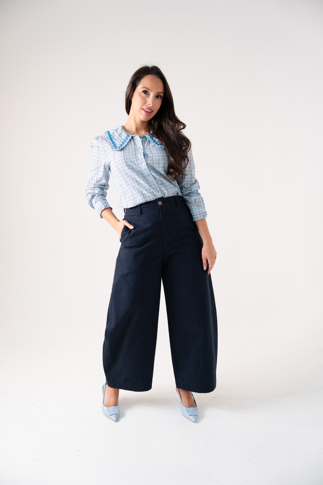 Kiera Barrell Trousers In Navy