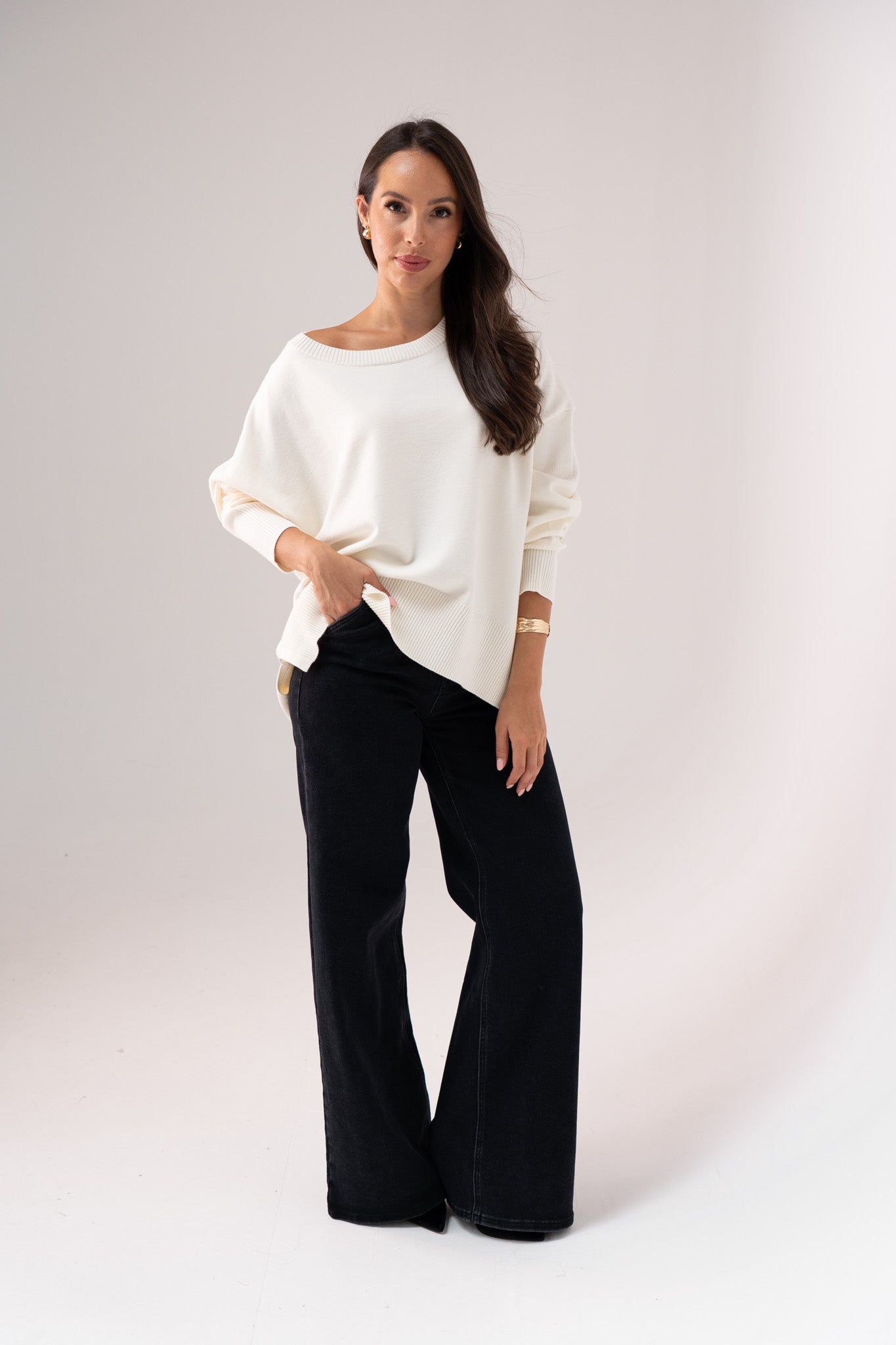 Kiera Round Neck Jumper In Cream