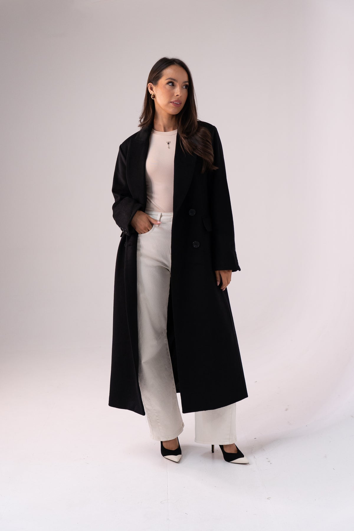 Love Laura Overcoat In Black