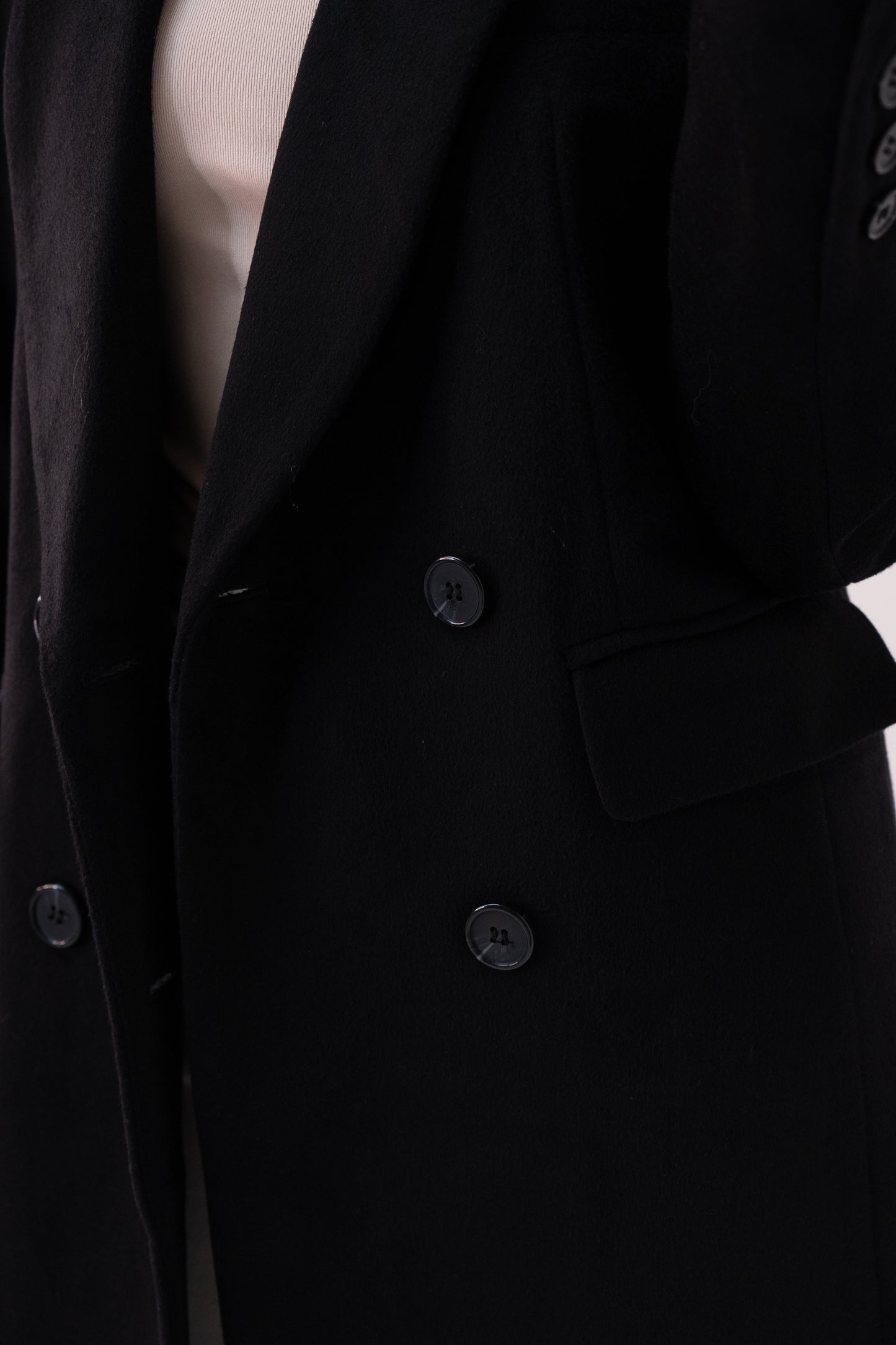 Love Laura Overcoat In Black