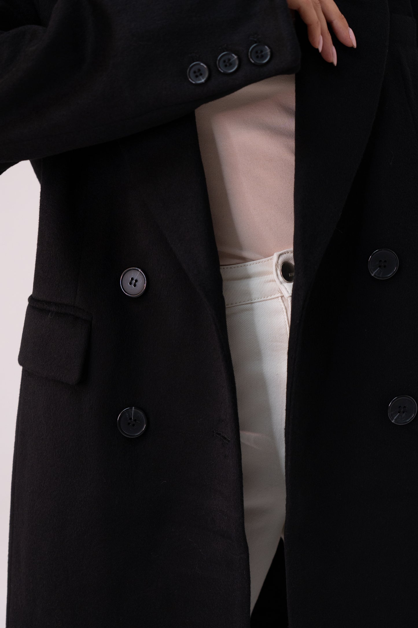 Love Laura Overcoat In Black