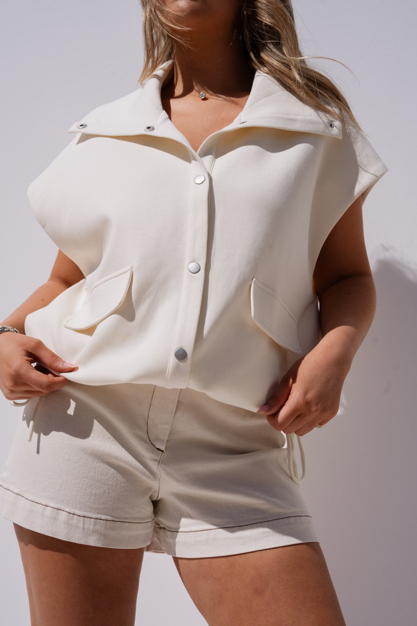 Lila Sleeveless Jacket In Cream