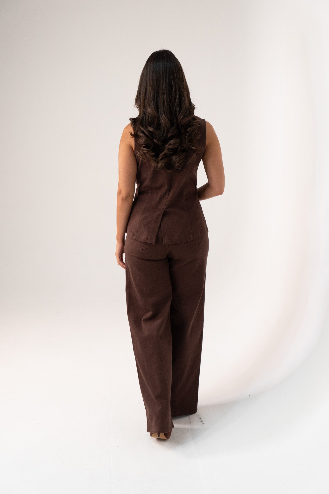 Love Laura Straight Leg Jeans In Chocolate