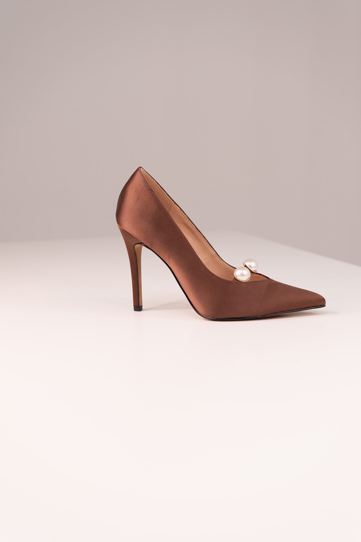 Love Laura Pearl Detail Heel In Chocolate
