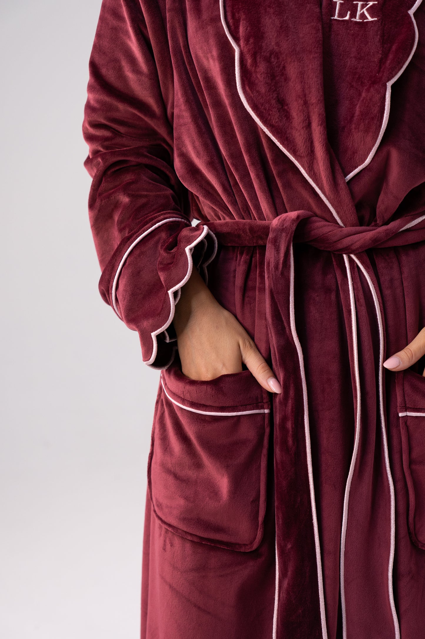 Love Laura Trim Robe In Burgundy