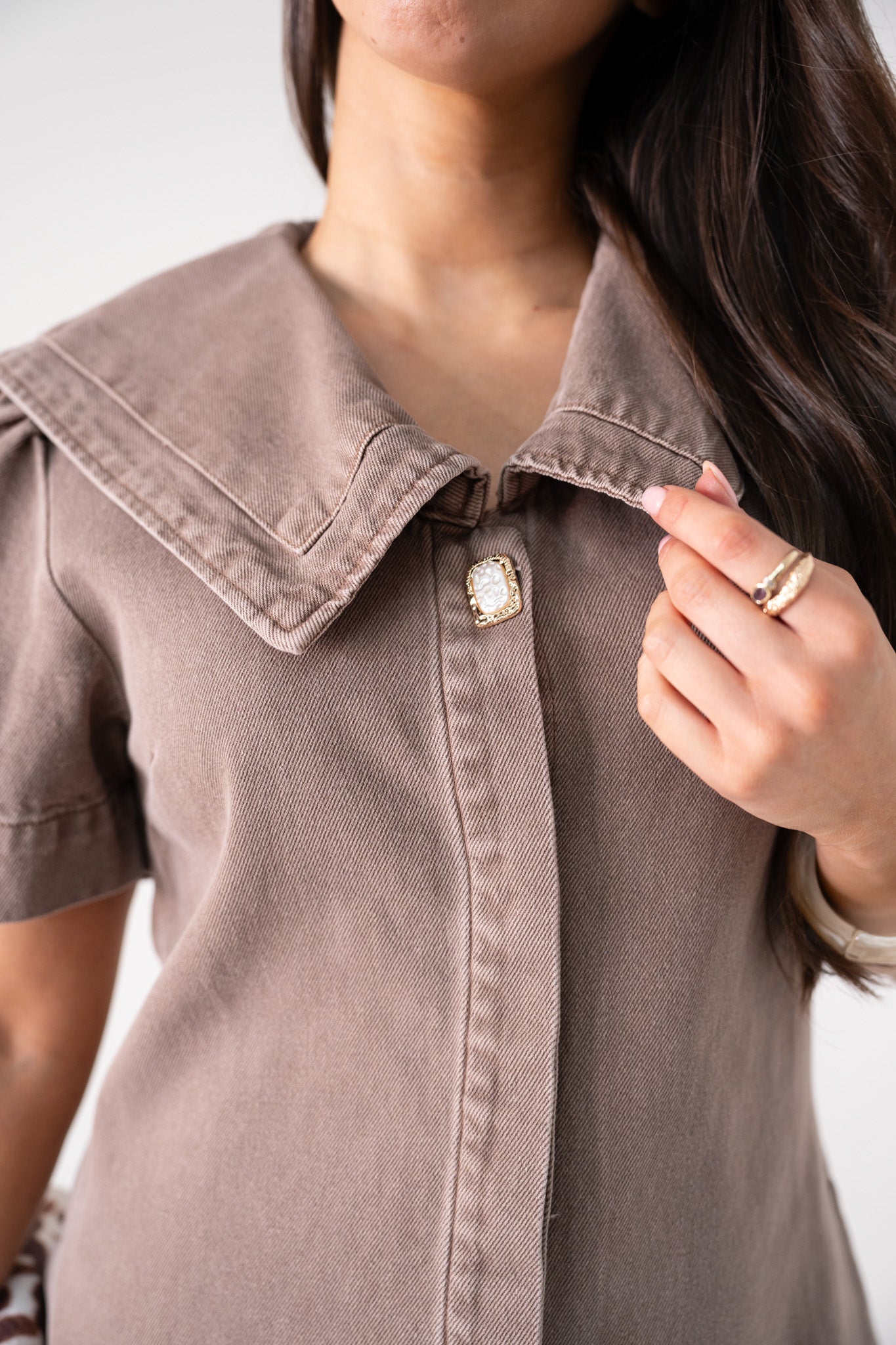 Love Laura Statement Collar Dress In Mocha