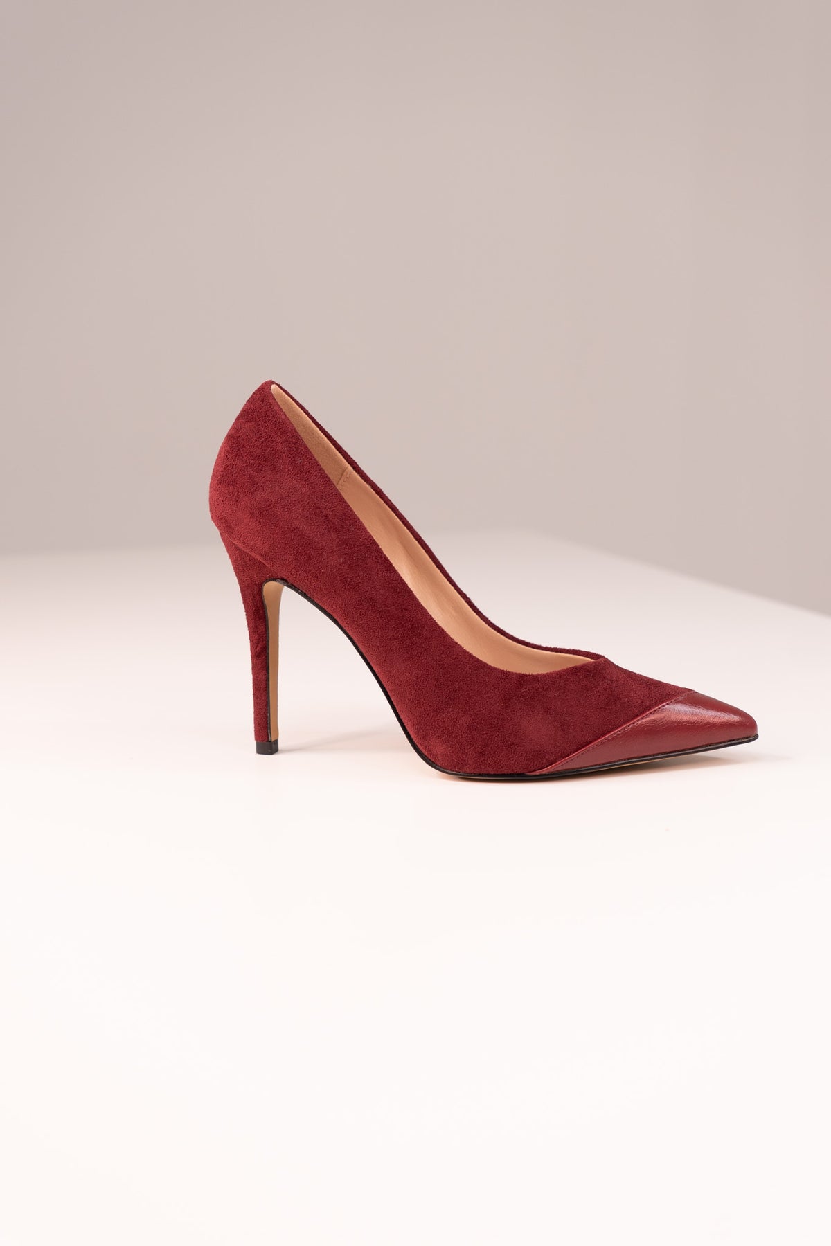 Love Laura Suede Heel In Burgundy