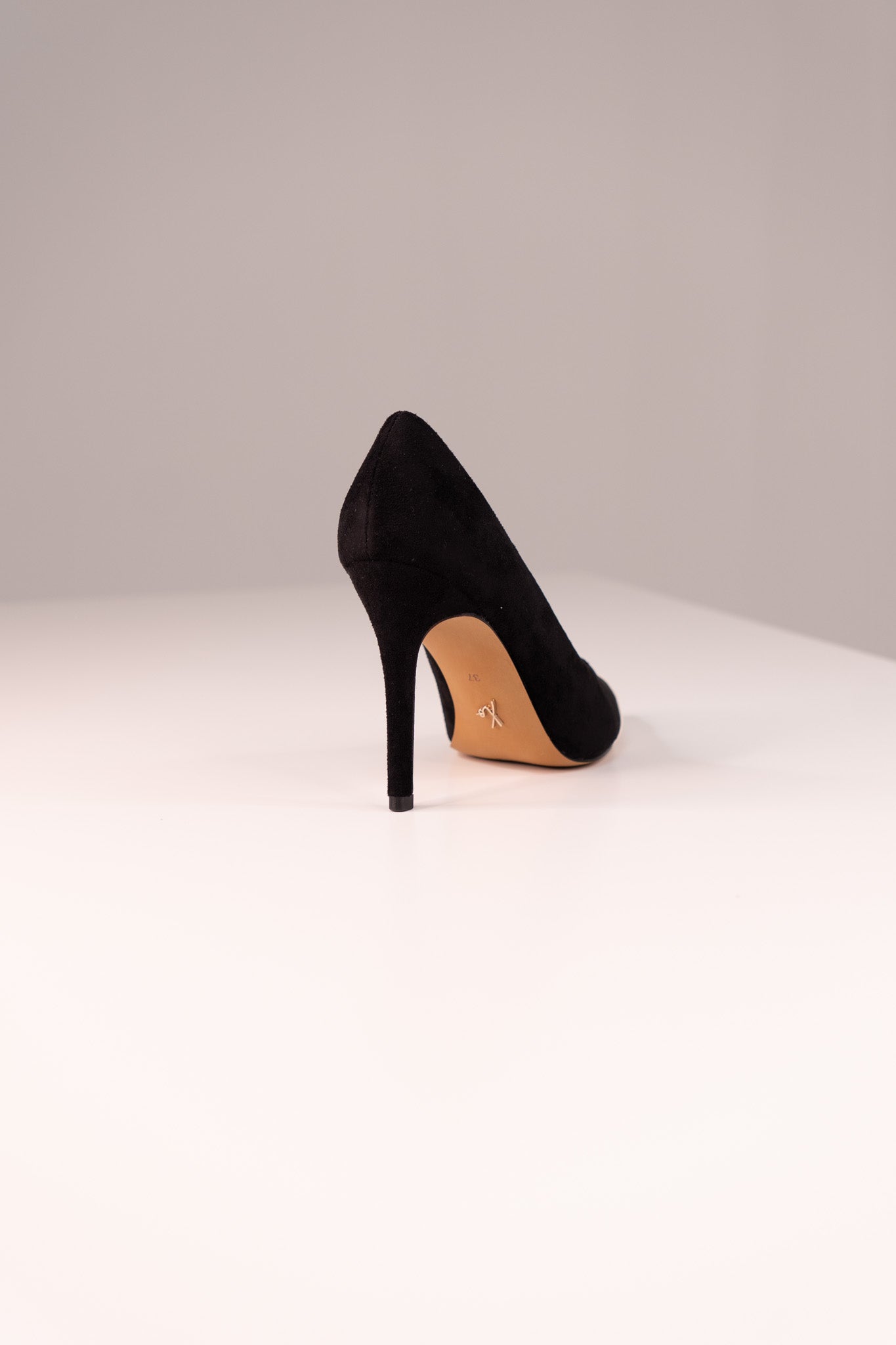 Love Laura Suede Heel In Monochrome