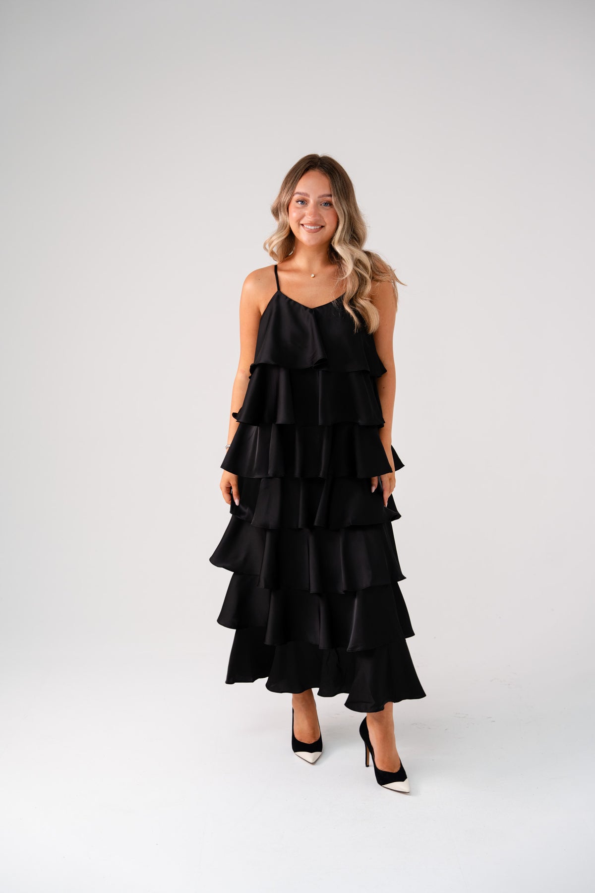 Love Laura Tiered Midi Dress In Black