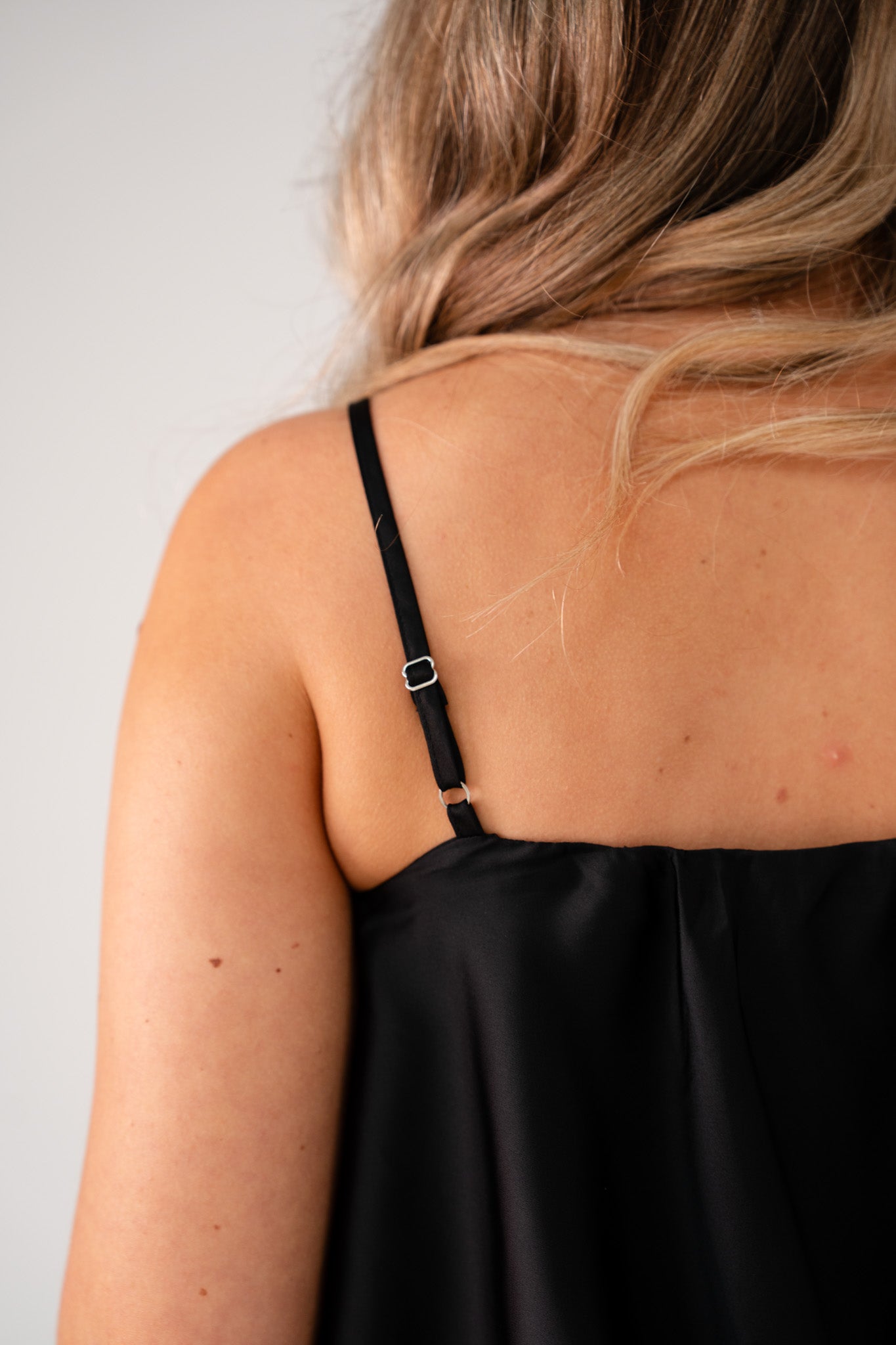 Love Laura Tiered Midi Dress In Black