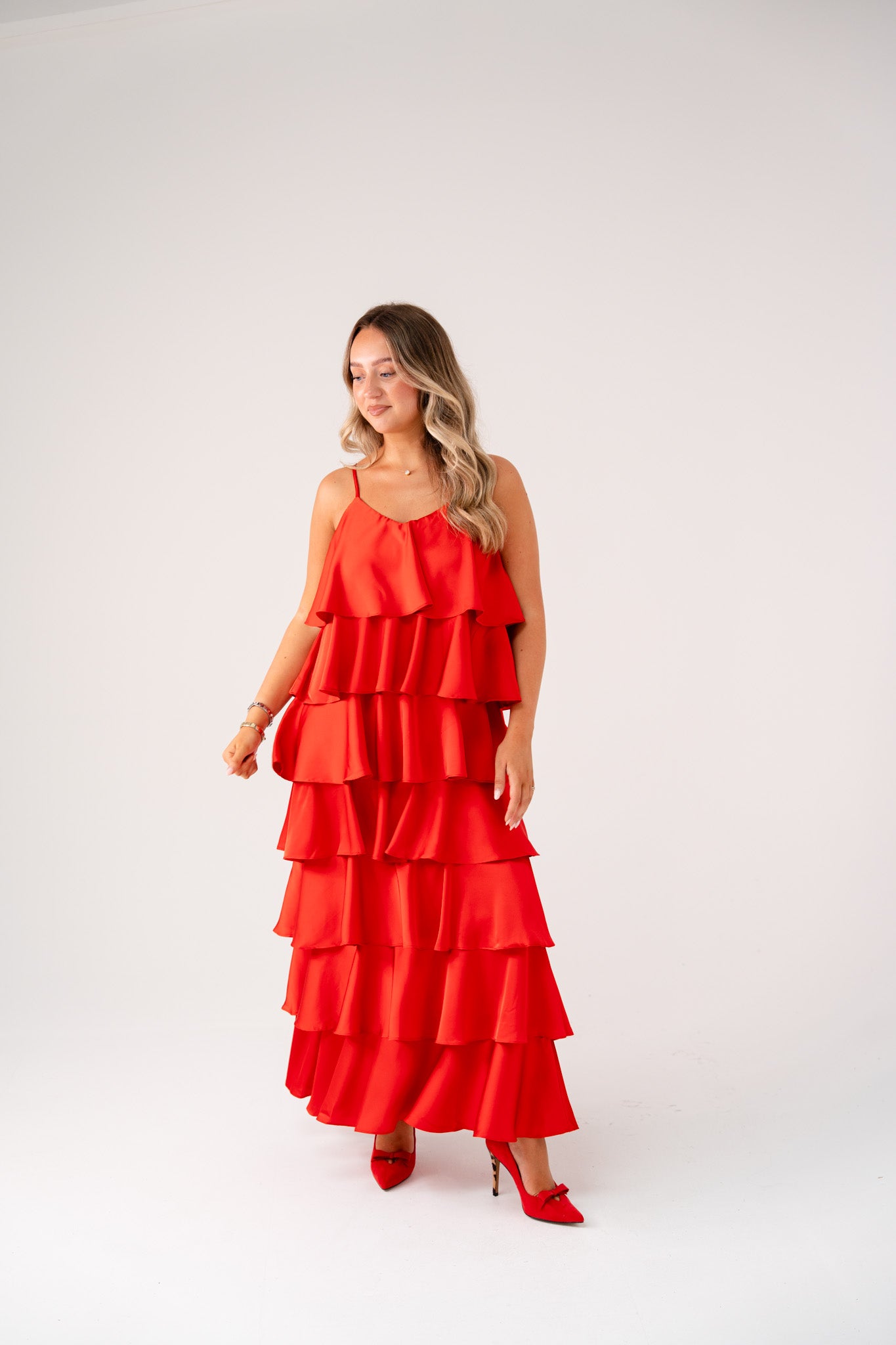 Love Laura Tiered Midi Dress In Black – The Walk in Wardrobe