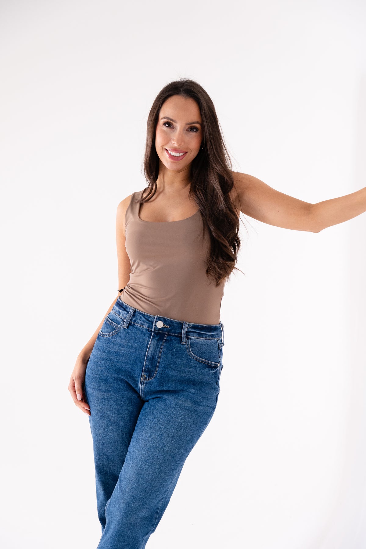 Love Laura Vest In Mocha