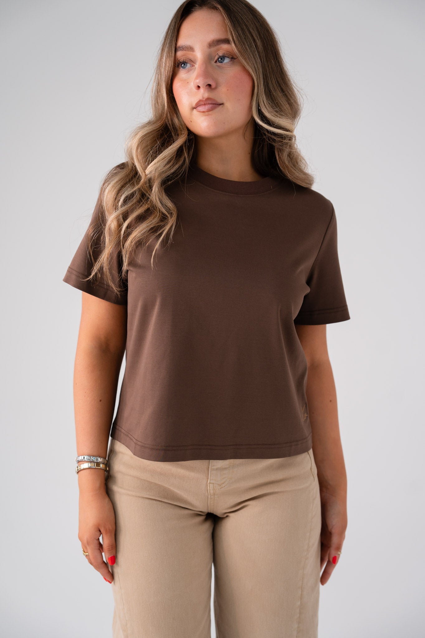 Love Laura Basic T-Shirt In Chocolate