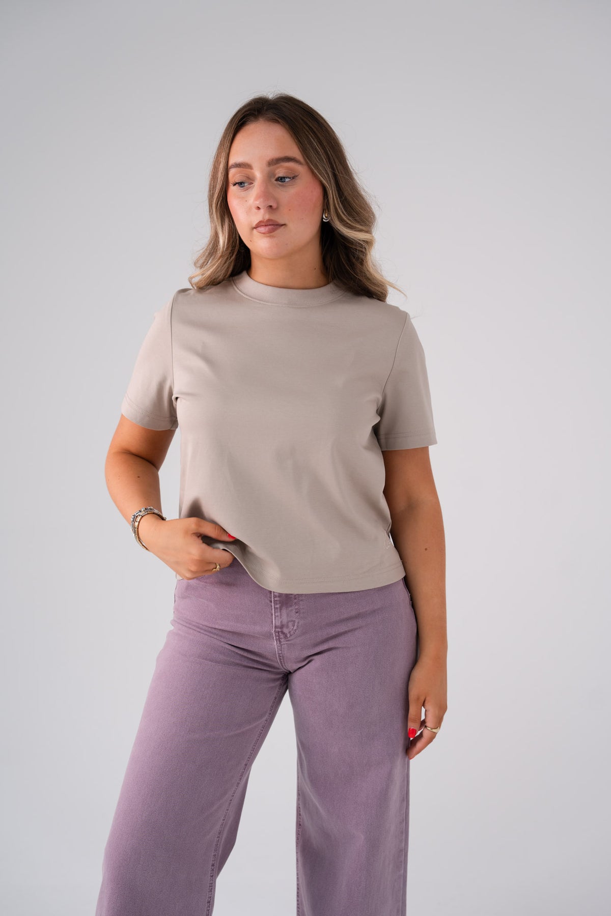Love Laura Basic T-Shirt In Taupe