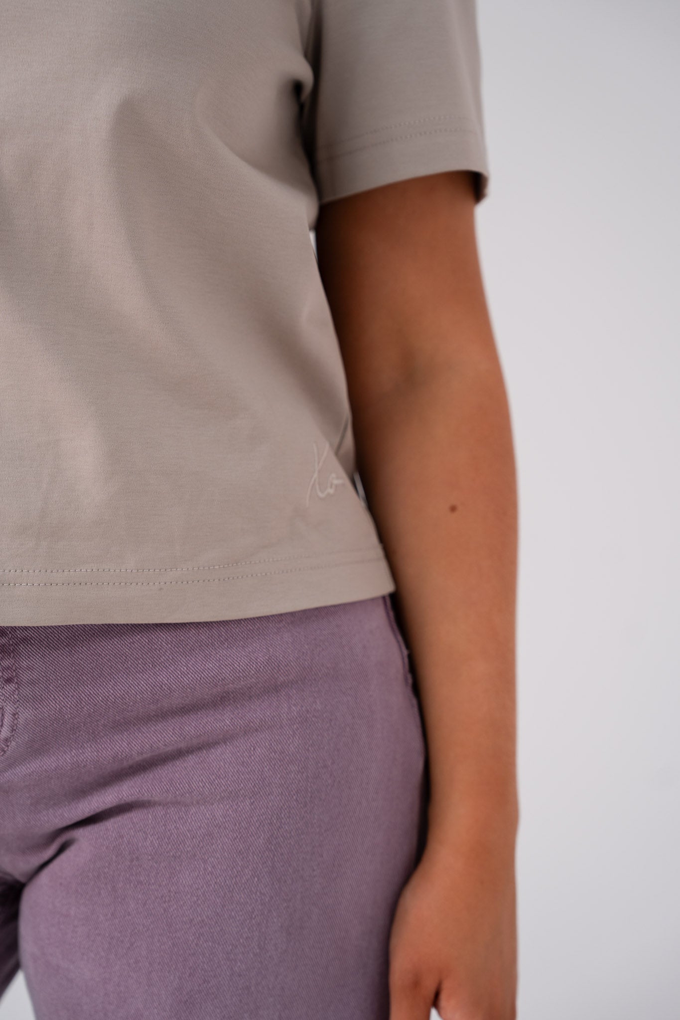 Love Laura Basic T-Shirt In Taupe