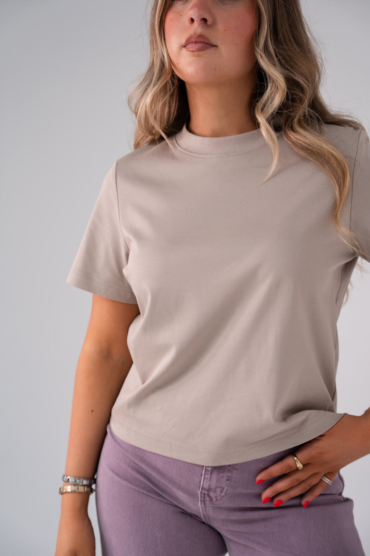 Love Laura Basic T-Shirt In Taupe