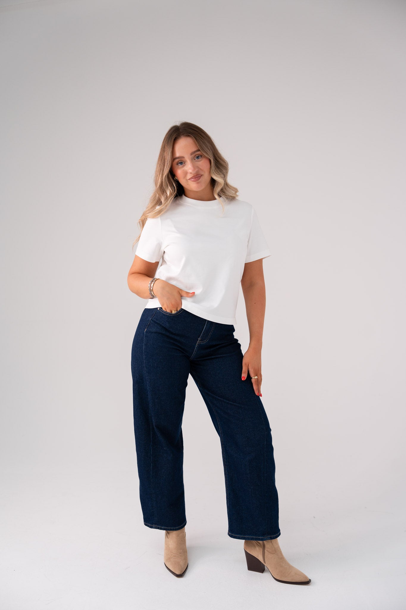 Love Laura Basic T-Shirt In White