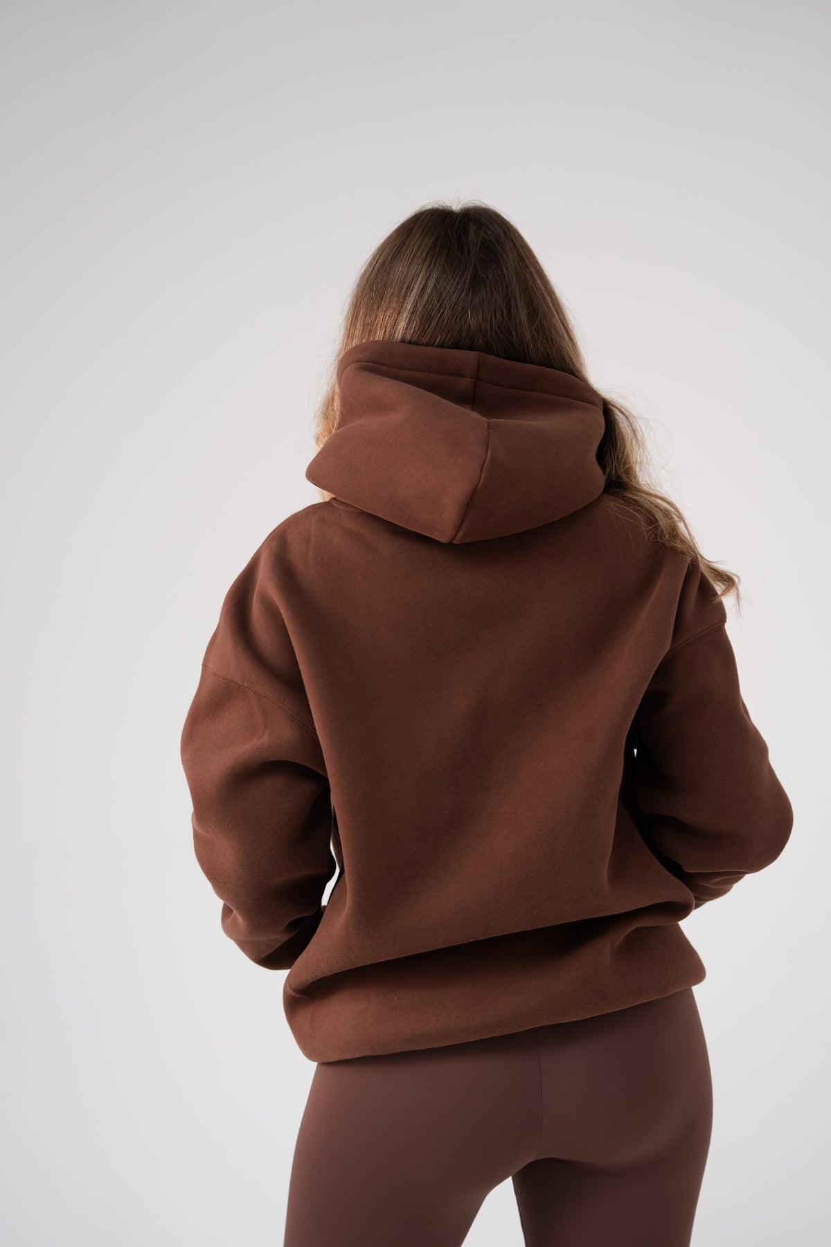 Love Laura Pullover Hoodie In Chocolate