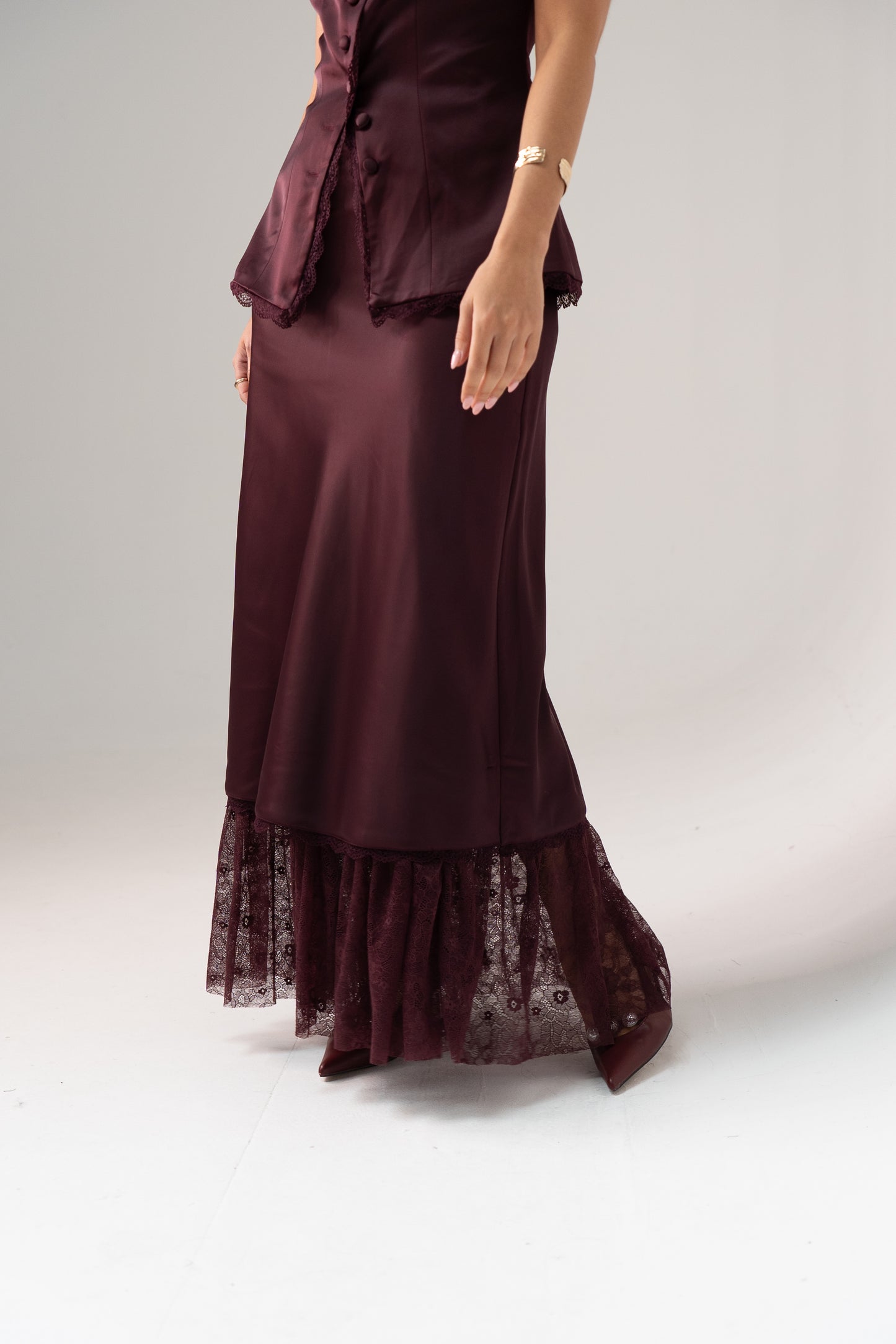 Love Laura Lace Trim Satin Skirt In Burgundy