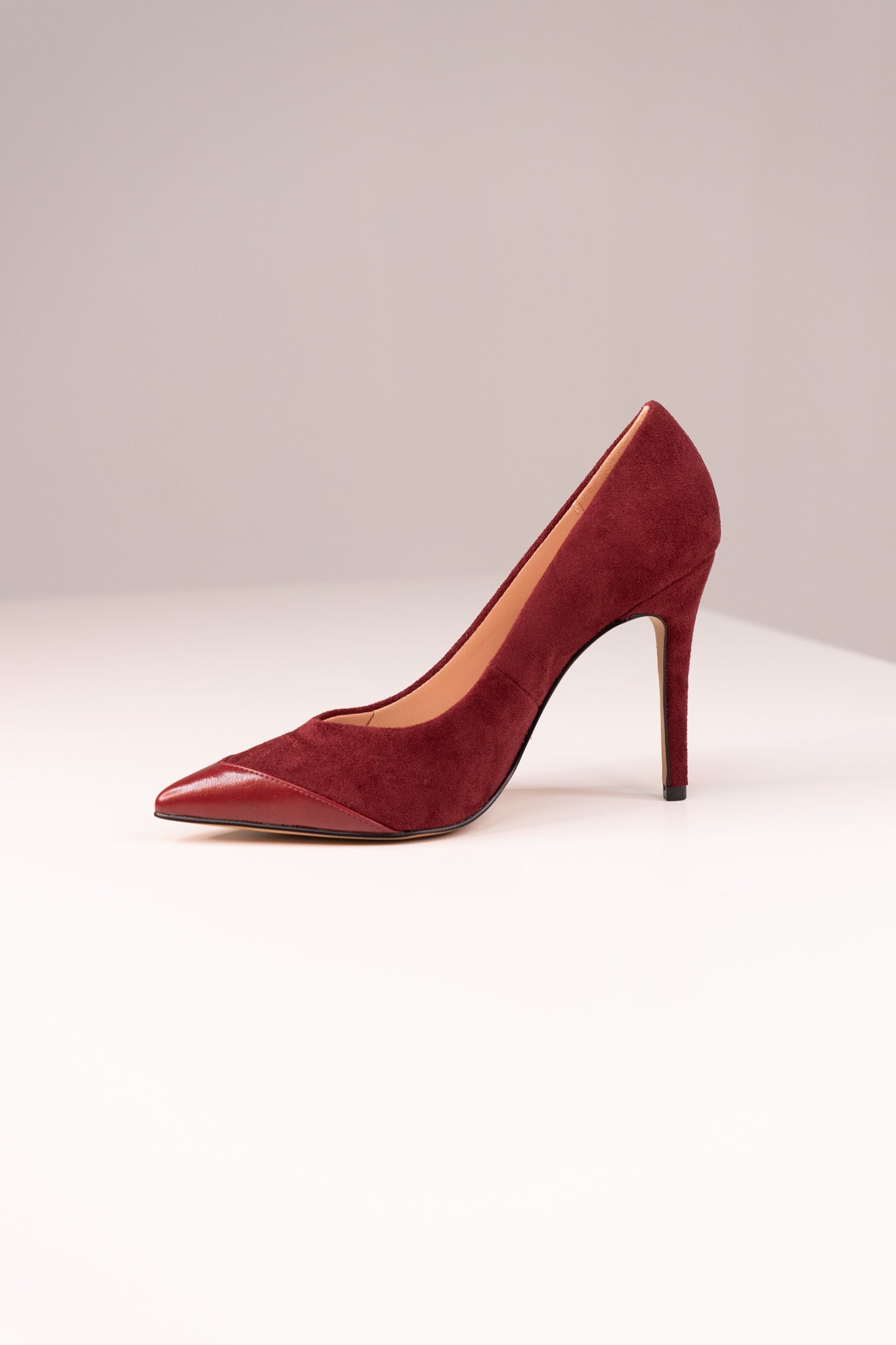 Love Laura Suede Heel In Burgundy