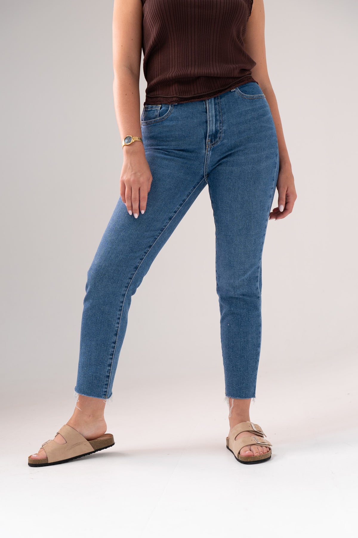 Lynne Frayed Hem Jeans In Mid Wash