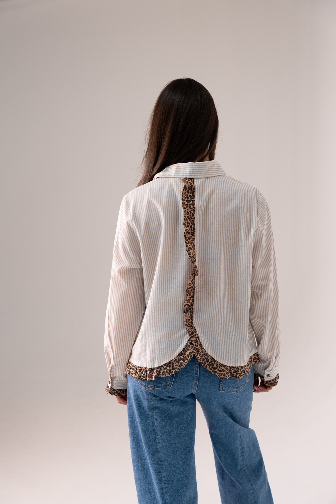 Megan Leopard Print Trim Shirt In White