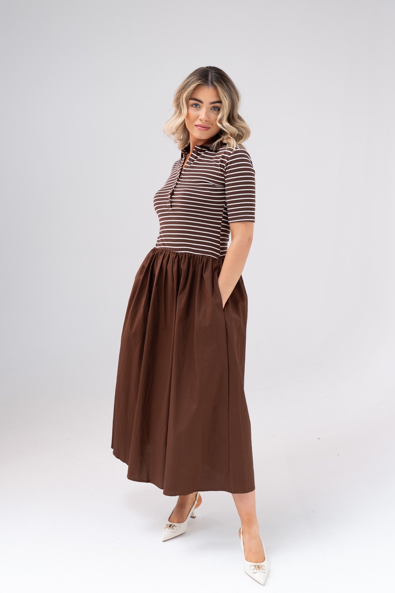 Millie Stripe Contrast Dress In Coffee