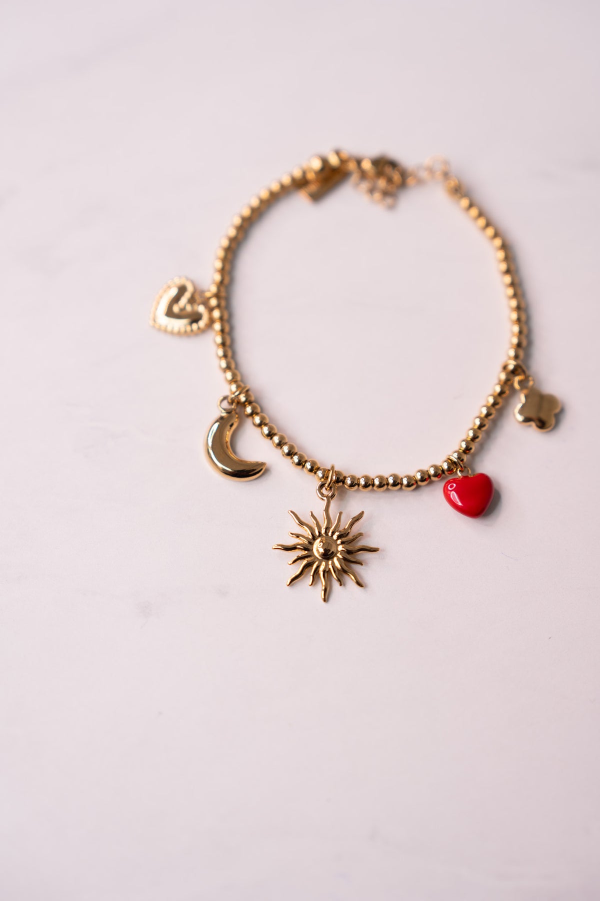 Olive Beaded Heart Charm Bracelet In Gold