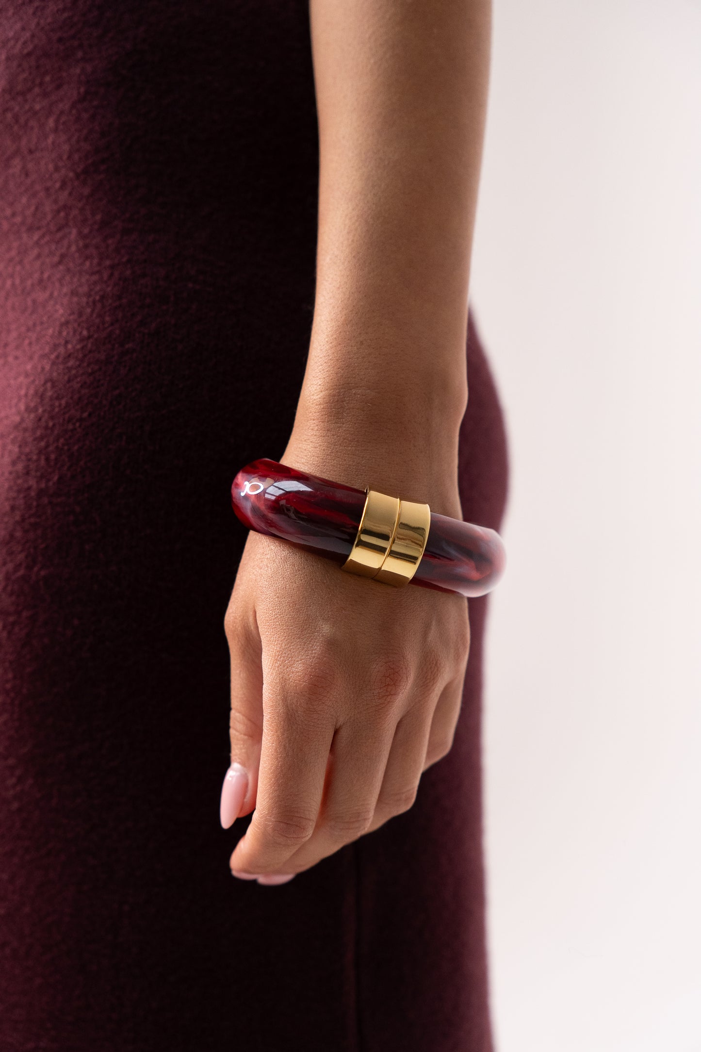 Olive Chunky Bangle In Red