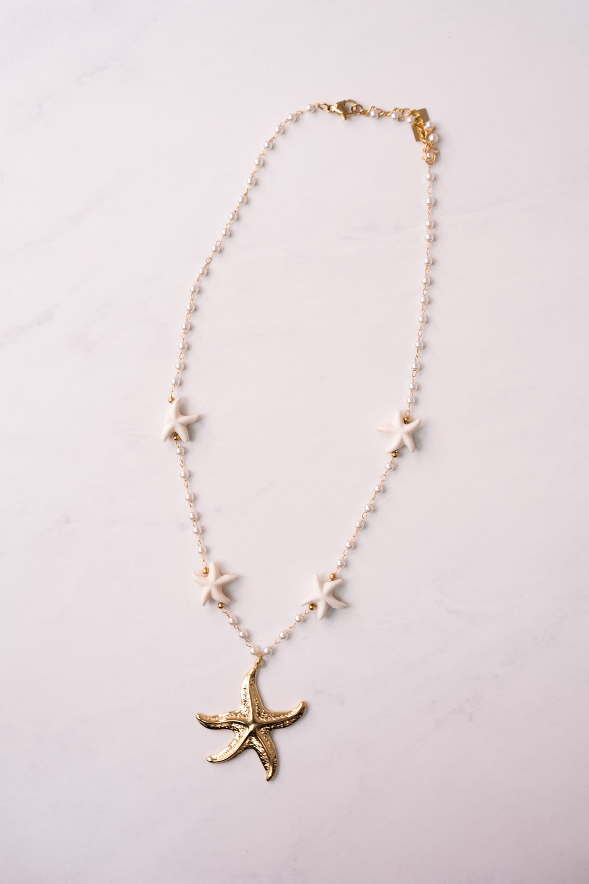 Olive Chunky Pearl Charm Necklace In Gold