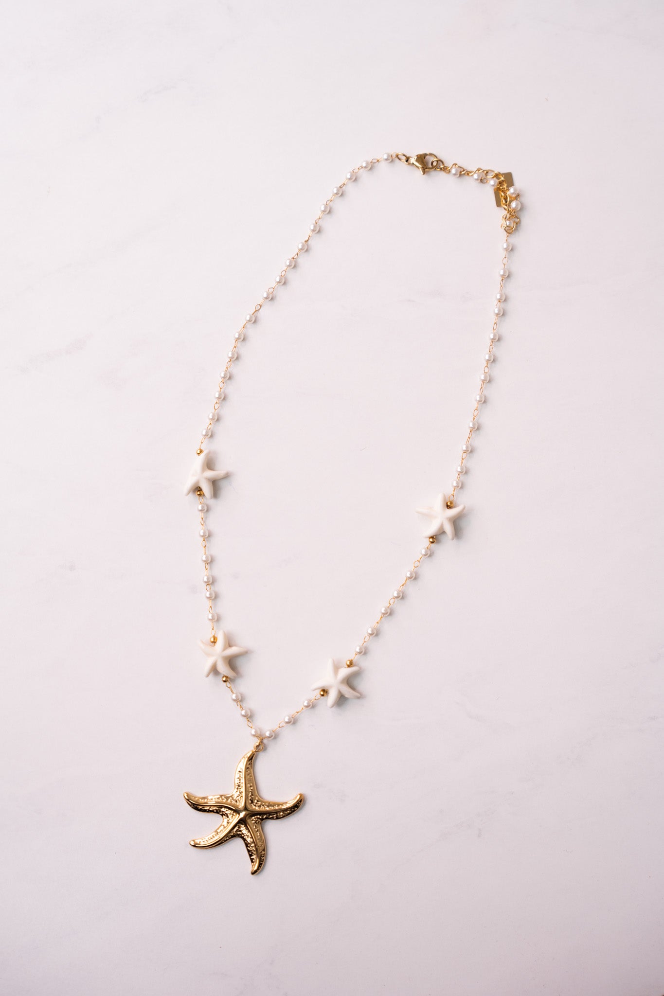 Olive Chunky Pearl Charm Necklace In Gold