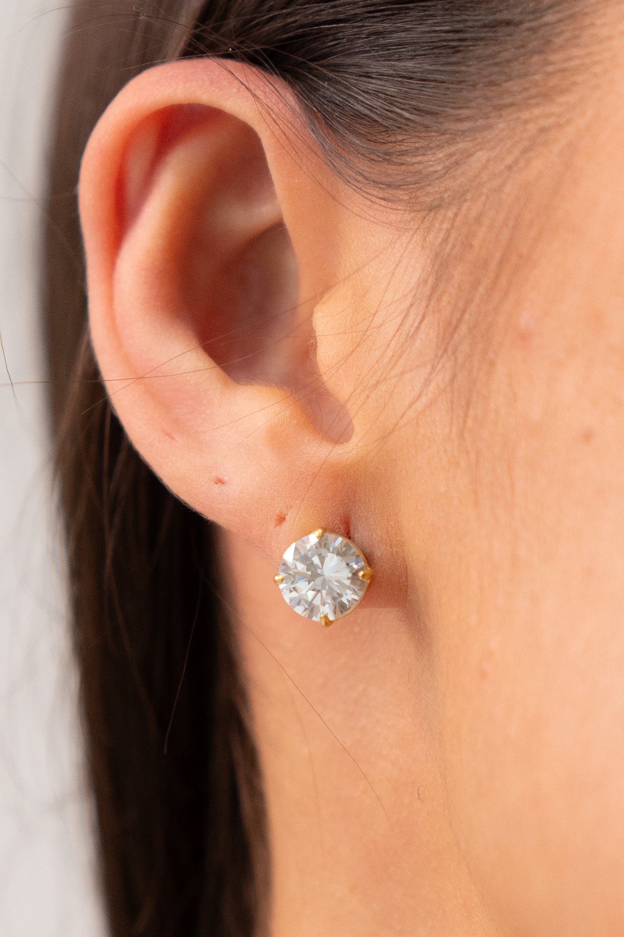 Olive Diamante Stud Earrings In Gold