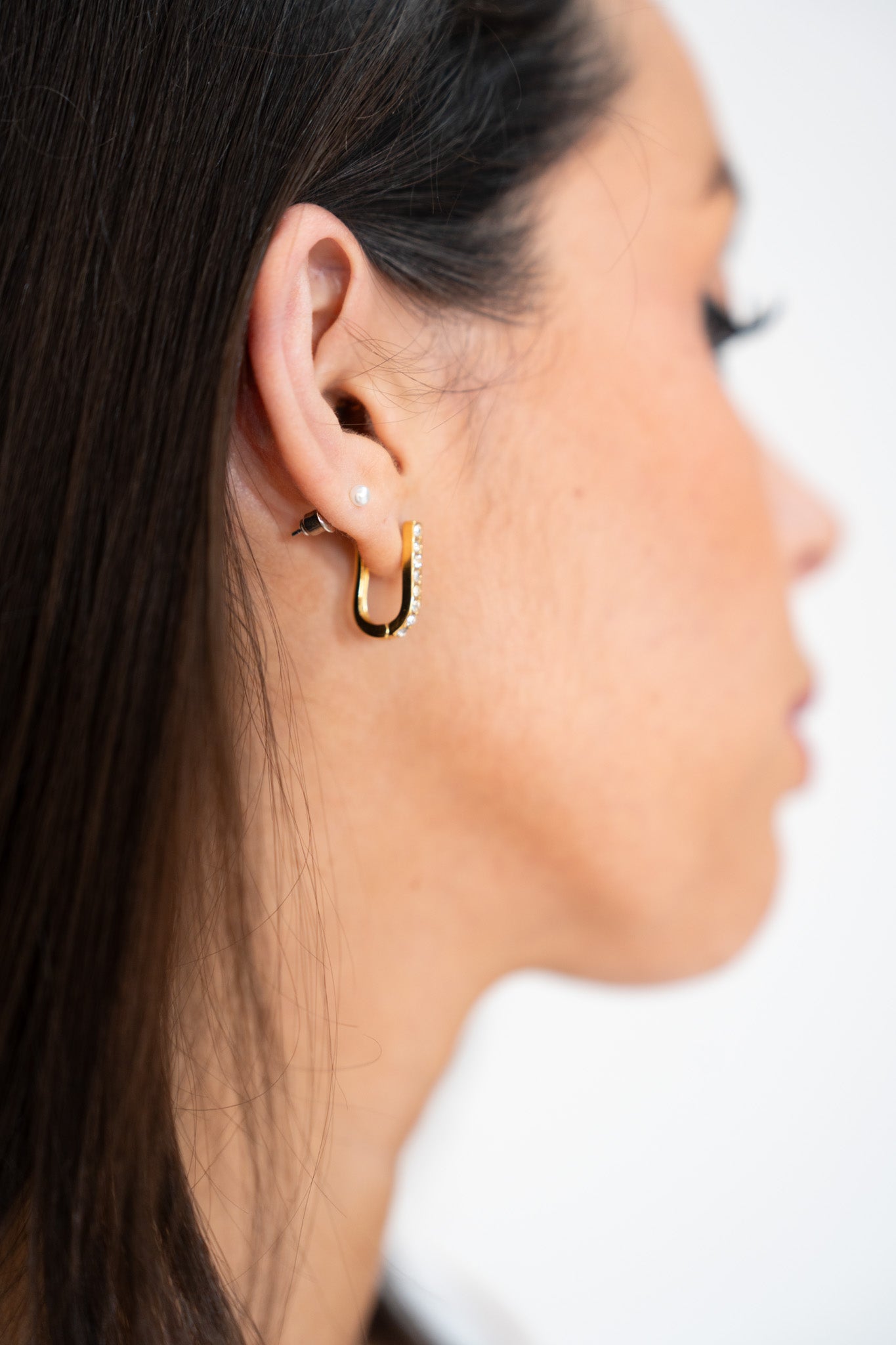 Olive Diamante U Shape Earring In Gold