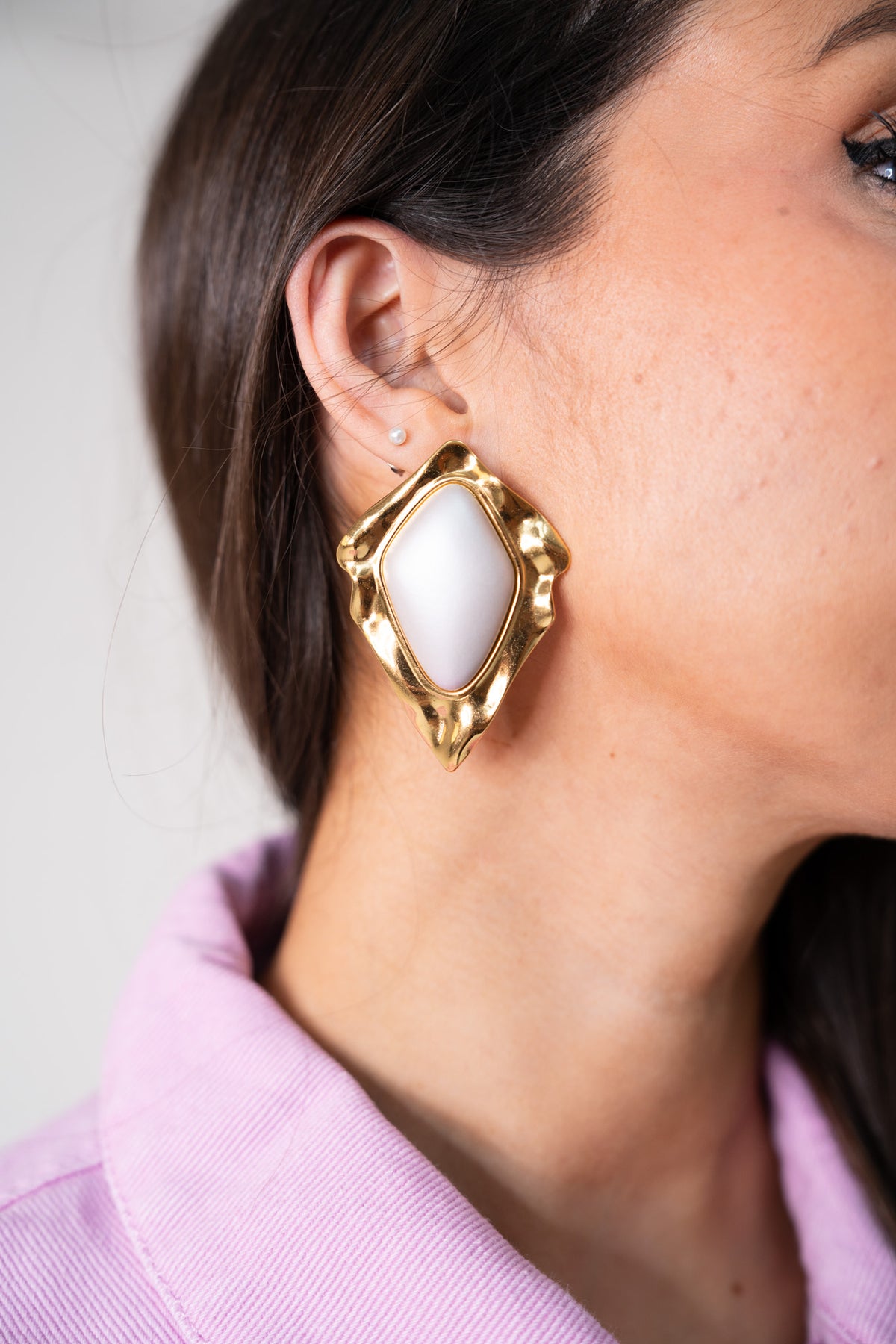 Olive Diamond Shape Pearl Earring In Neutral