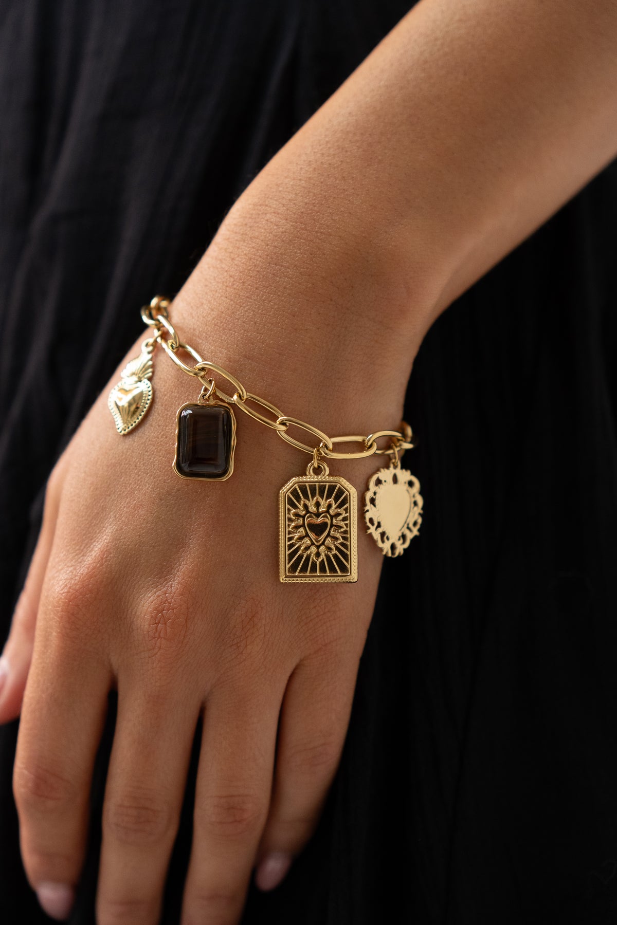 Olive Heart Charm Bracelet In Gold