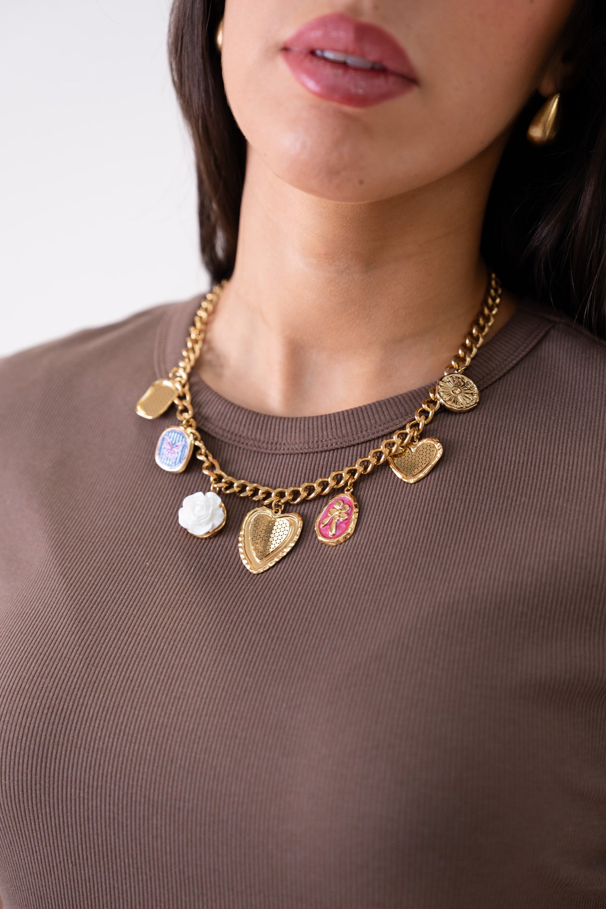 Olive Linked Charm Necklace In Gold