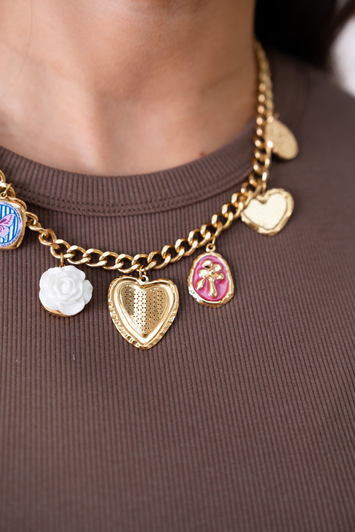 Olive Linked Charm Necklace In Gold