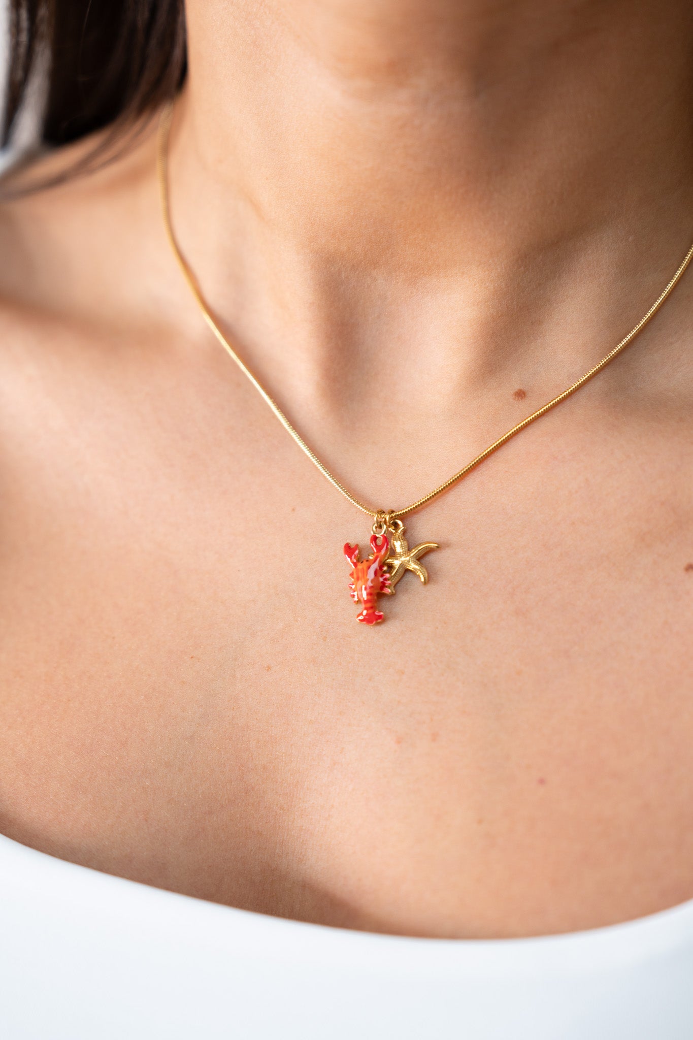 Olive Lobster Pendant Necklace In Gold