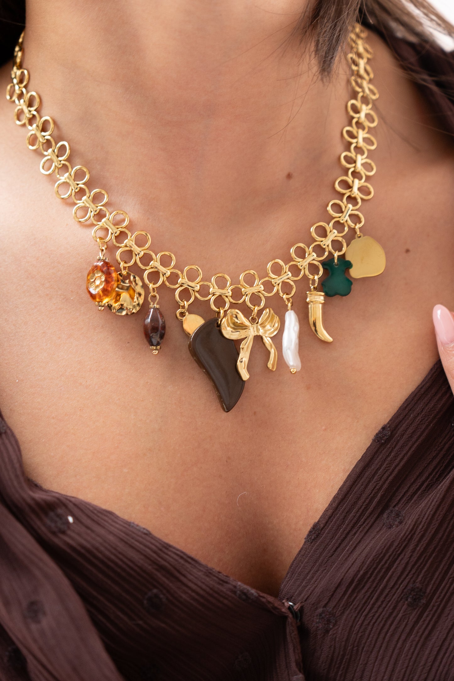 Olive Looped Charm Necklace In Gold