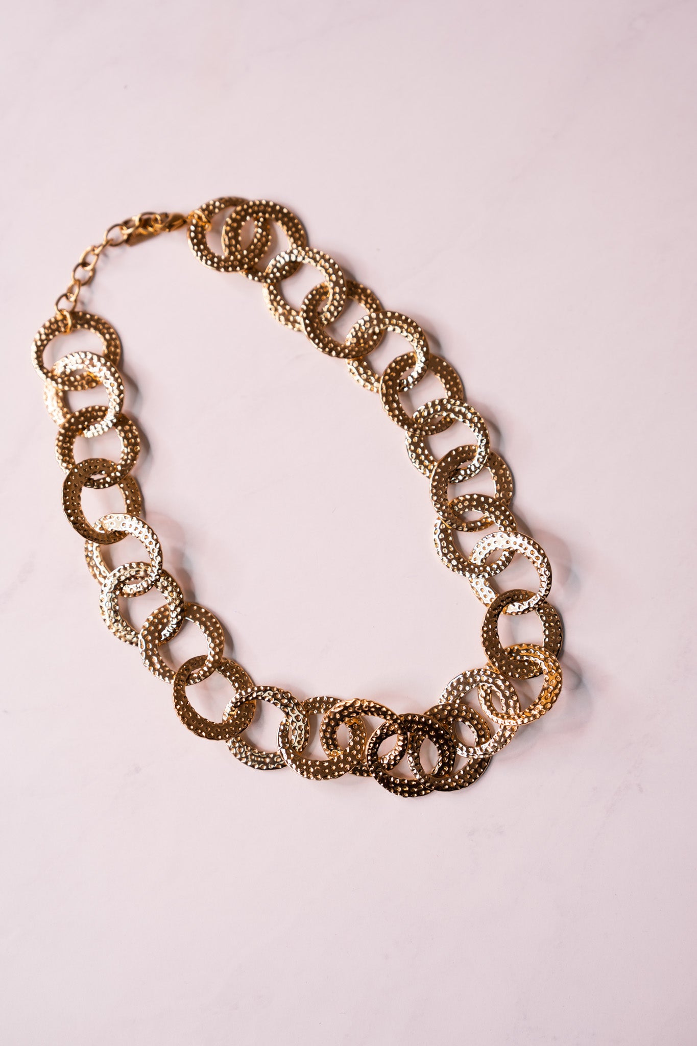 Olive Oversize Link Necklace In Gold