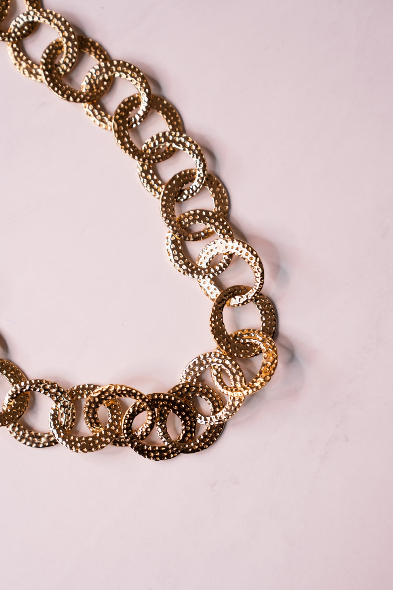 Olive Oversize Link Necklace In Gold