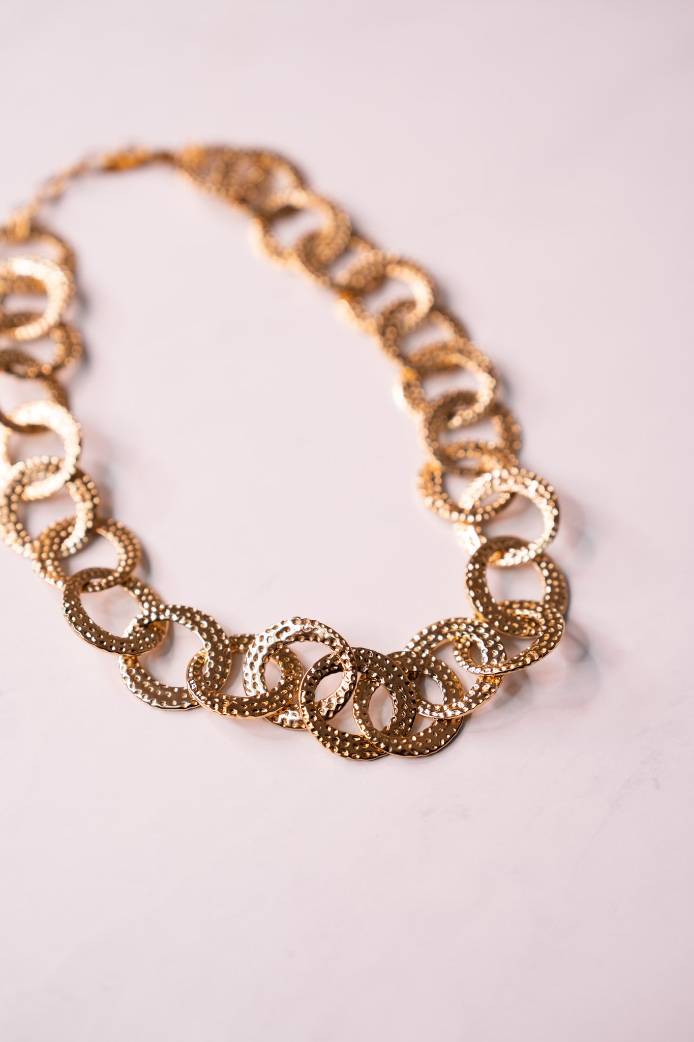 Olive Oversize Link Necklace In Gold