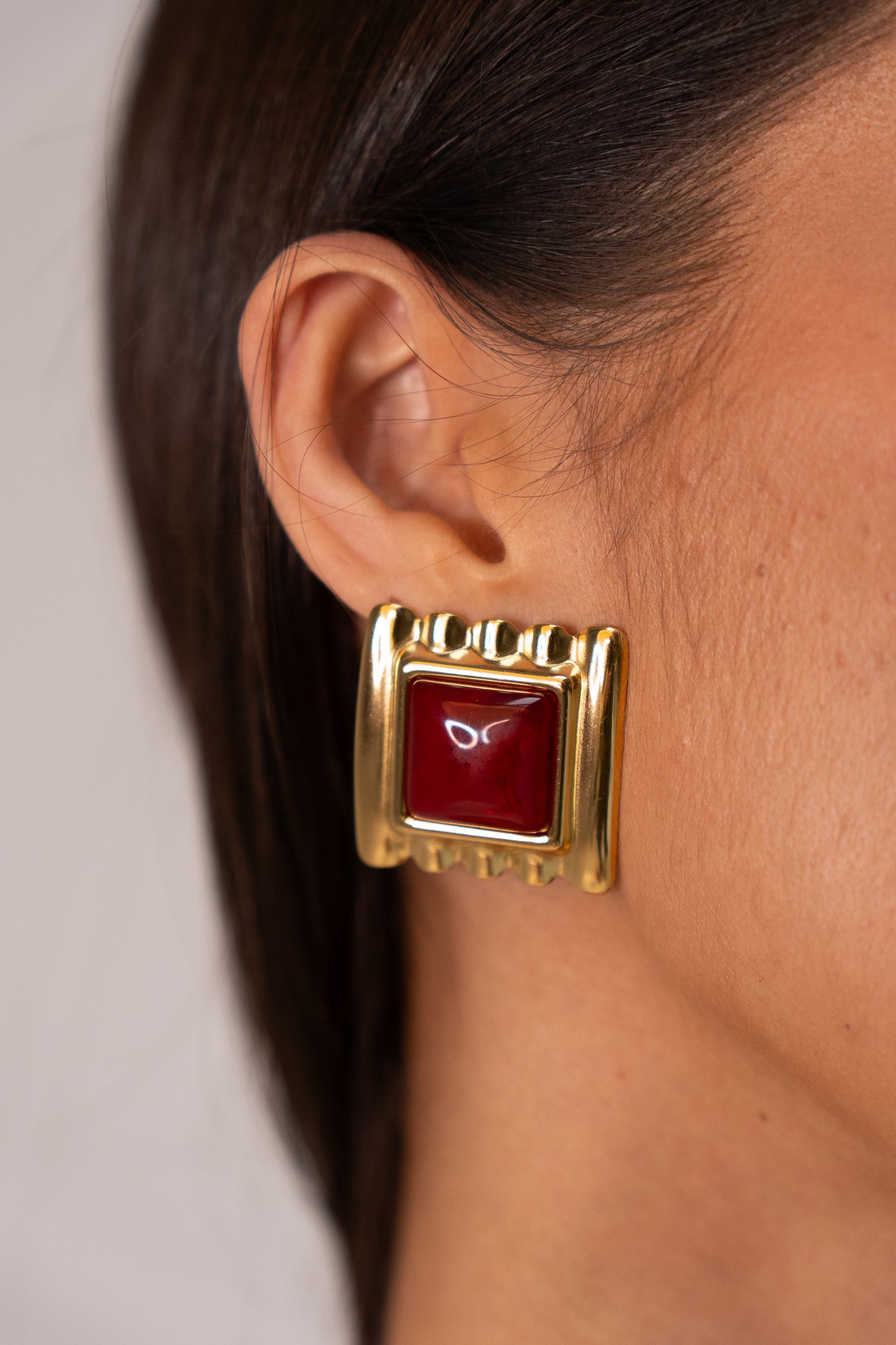 Olive Square Red Stone Earrings In Gold