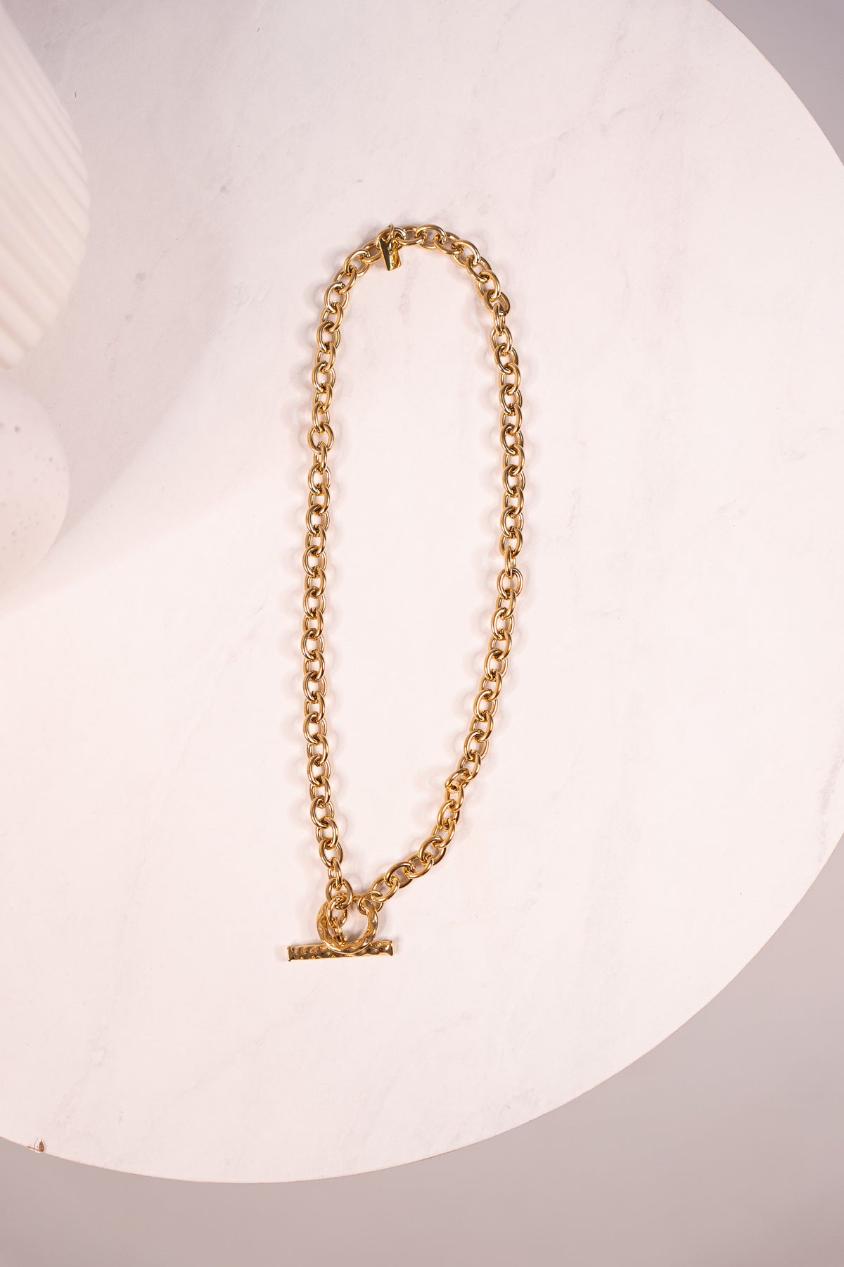 Olive T-Bar Chain In Gold