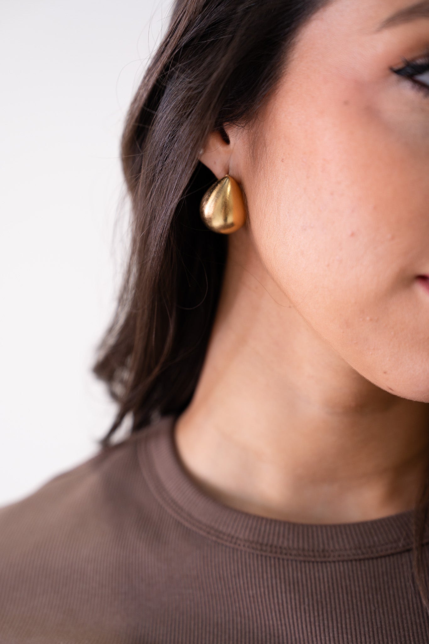 Olive Teardrop Earring In Gold
