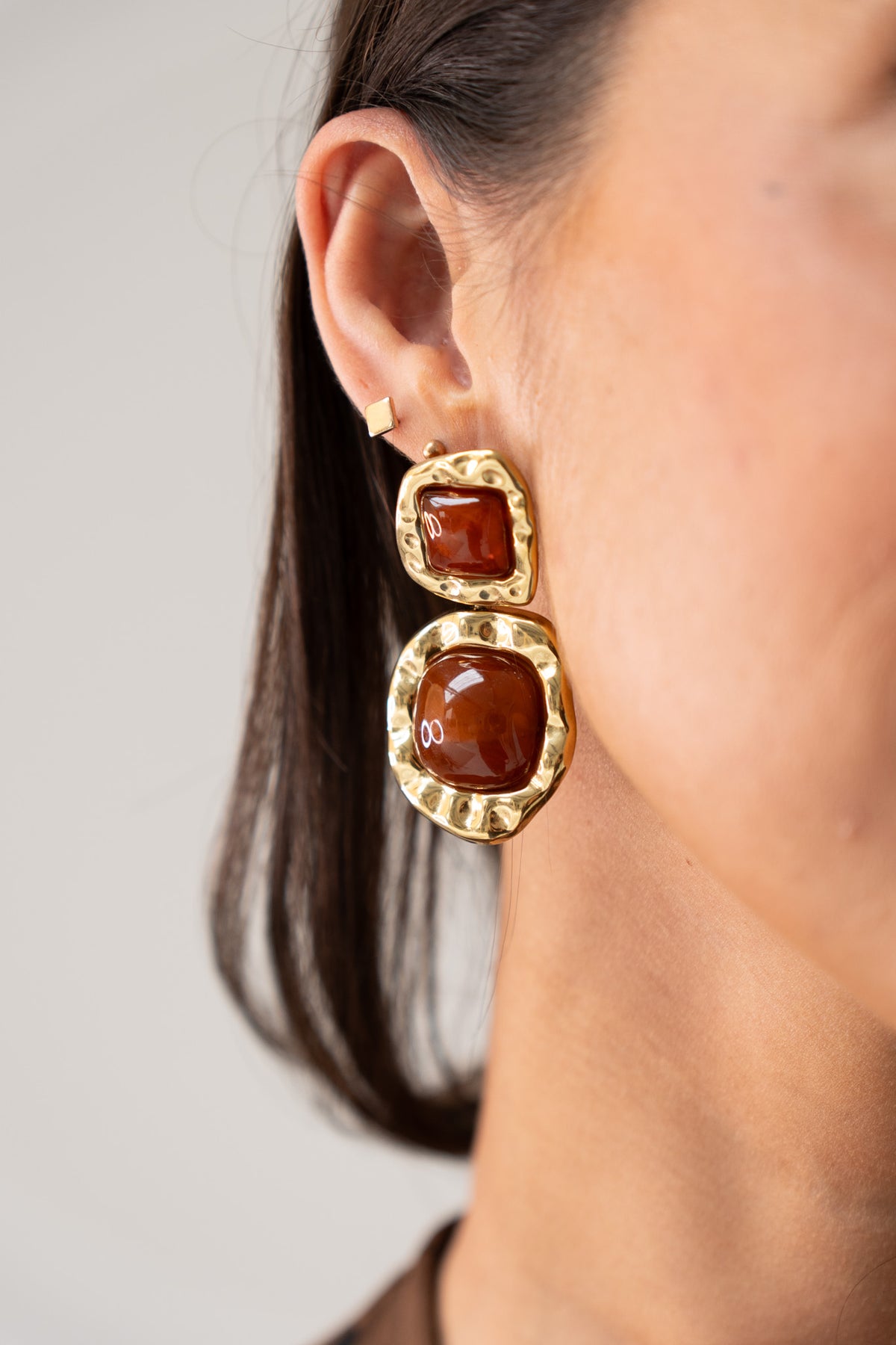 Olive Amber Pendant Earrings In Gold